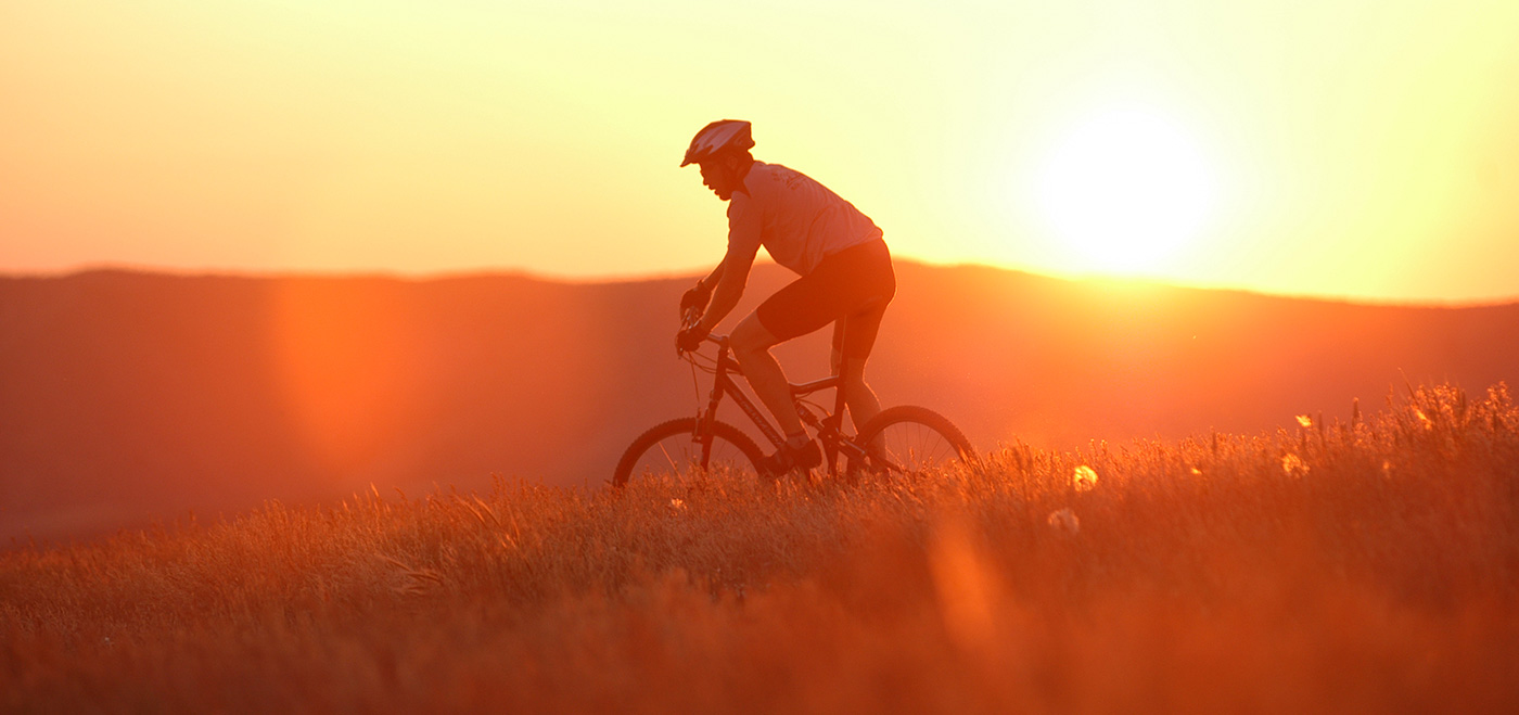 A cyclist along the Ridge to Rivers Trails System. boise-front-trails